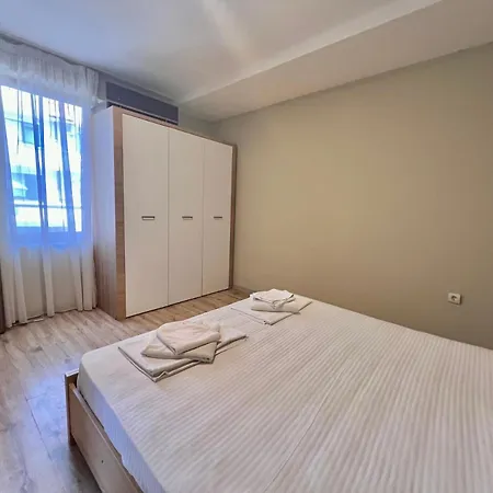 Kiara * Sf. Constantin și Elena